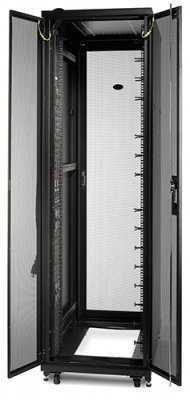 Шкаф APC NetShelter SV AR2400FP1